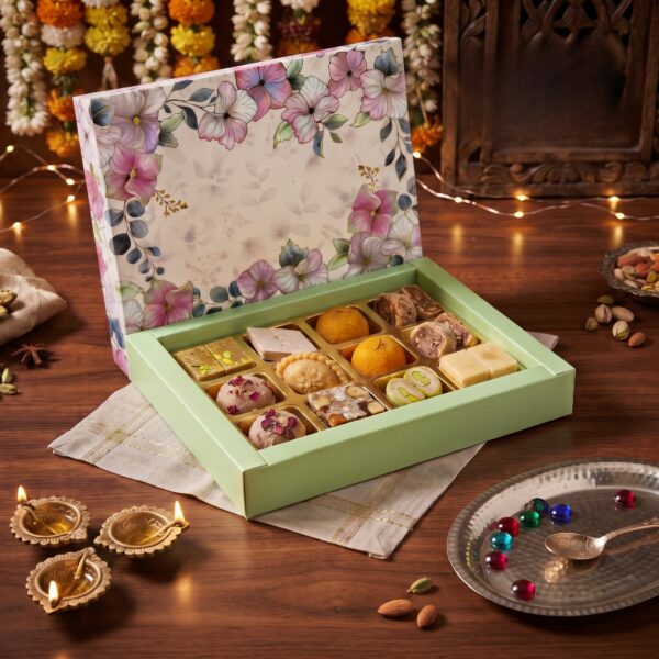 12 Cavity (3 X 4) White Spring Box With B-Type Tray
