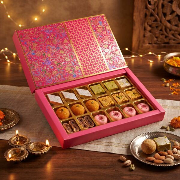 18 Cavity (3x6) Pink Regal Chocolate Box With B Type Tray & Lid